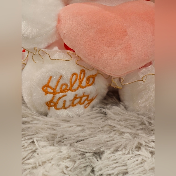 Hello Kitty Sanrio character plush doll with pink heart. - Picture 4 of 5